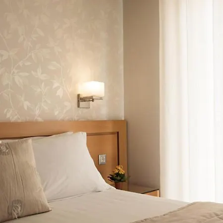 Hotel Plaza 3*