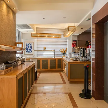 Plaza Hotel 3*