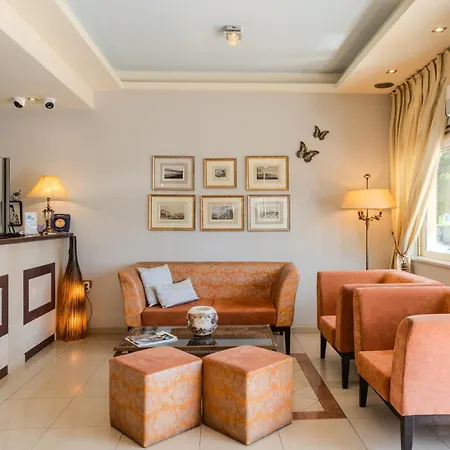 Hotel Plaza 3*