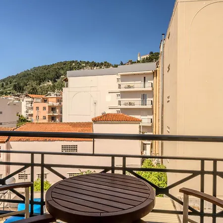 Hotel Plaza 3*